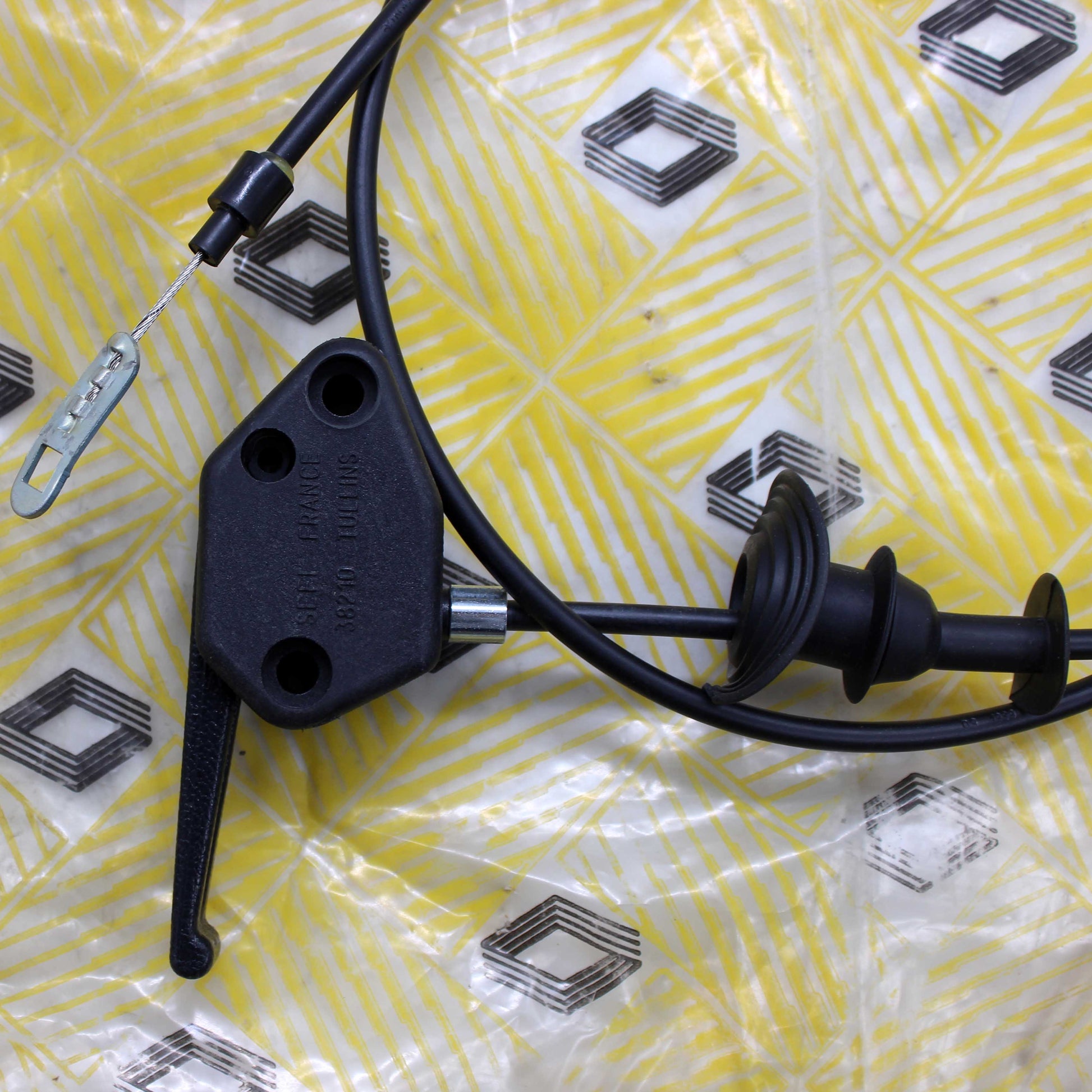 7702254276, 7704002225, 1405001, renault, renault 9, renault 11, renault 9 kaput açma teli, renault 9 orjinal mais kaput açma teli, r 9 kaput açma teli, r 9 mais orjinal kaput açma teli, renault 11 kaput açma teli, renault 11 orjinal mais kaput açma teli, r 1 1kaput açma teli, r 11 orjinal mais kaput açma teli, broadway kaput açma teli, flash kaput açma teli